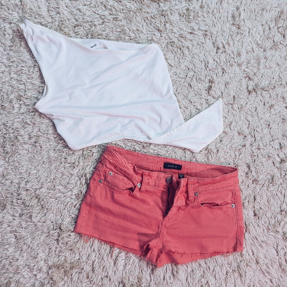 🤍Asymmetrical Crop Top🤍